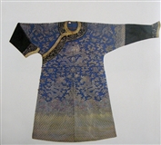 清 蓝缎地银龙袍.jpg
